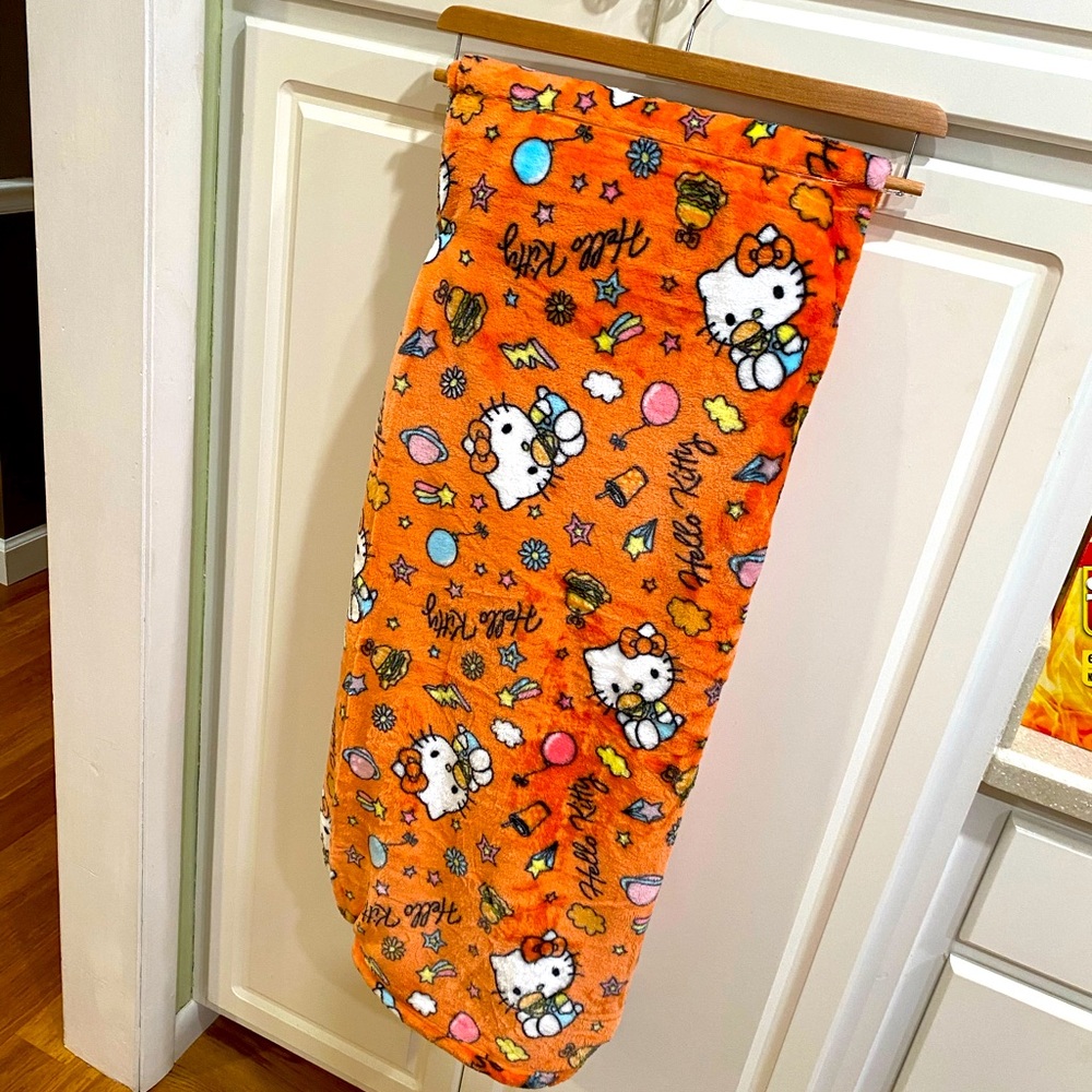 LAST ONE FIRST OFFER GETS IT Orange Hello Kitty Throw Blanket